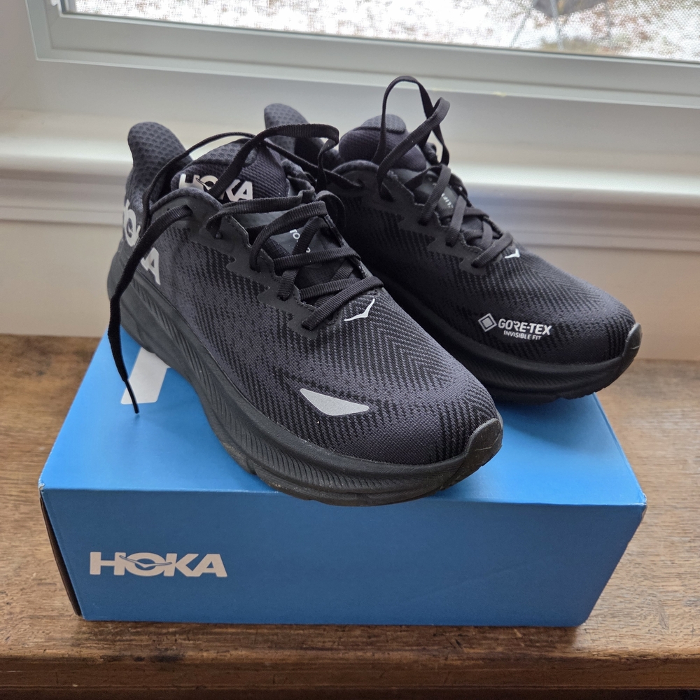 Hoka Women's Clifton 9 Athletic Shoes